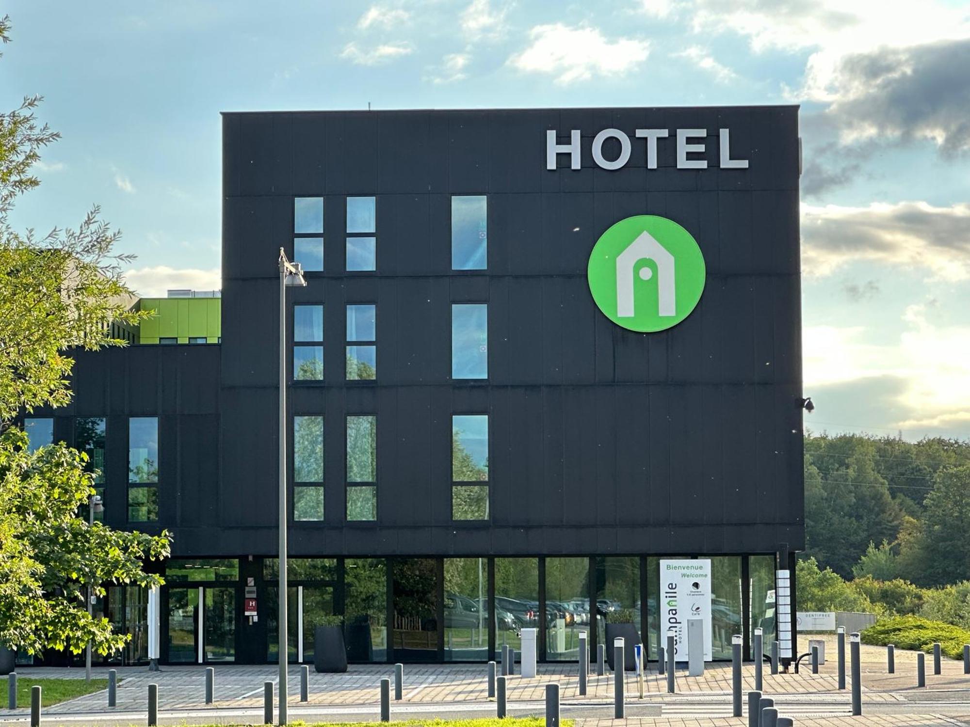 Campanile Belfort Montbeliard - Gare La Jonxion. Meroux Екстериор снимка